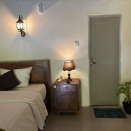 Kubu Artha Bungalow Nusa Penida Ped Exterior photo